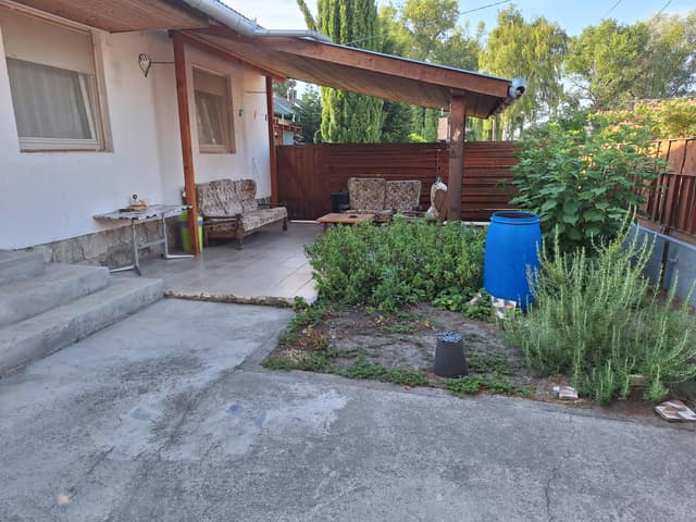 Udvar és kert – Fonyód apartman 1