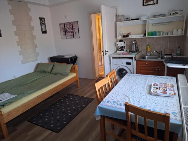 Nappali – stúdiórész – Fonyód apartman 1
