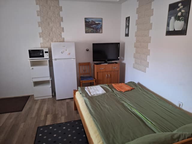 Nappali, hálórész – Fonyód apartman 1