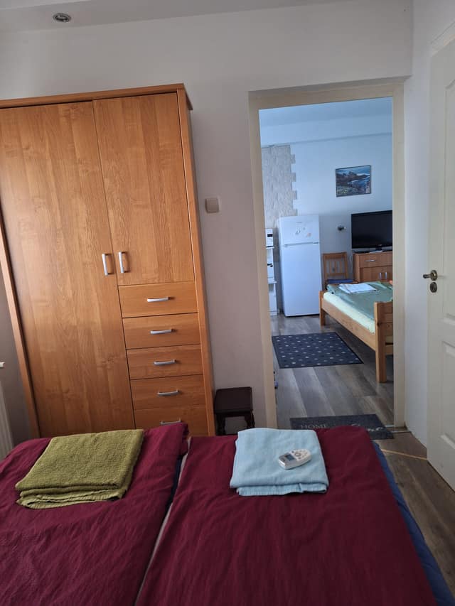 Hálószoba, szekrénnyel – Fonyód apartman 1