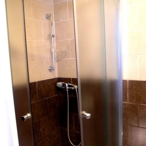 Fürdőszoba – zuhanyzó – Fonyód apartman 2